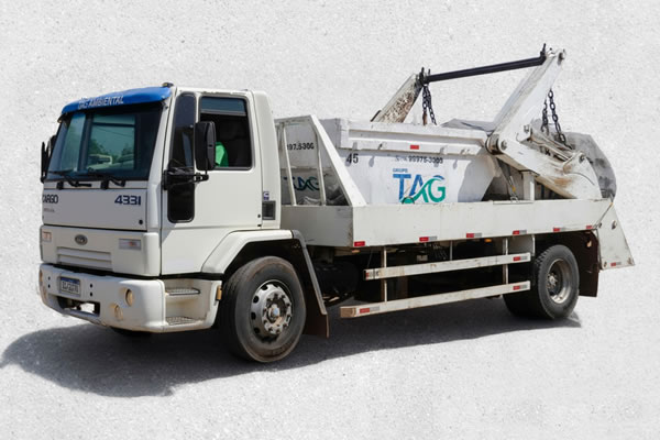 Frota própria TAG Ambiental para coleta e transporte de resíduos da construção civil em Sumaré e região